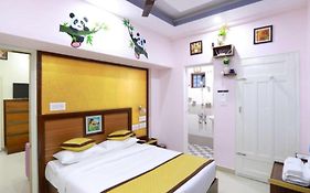 Base9 Family Lounge -Cochin Airport